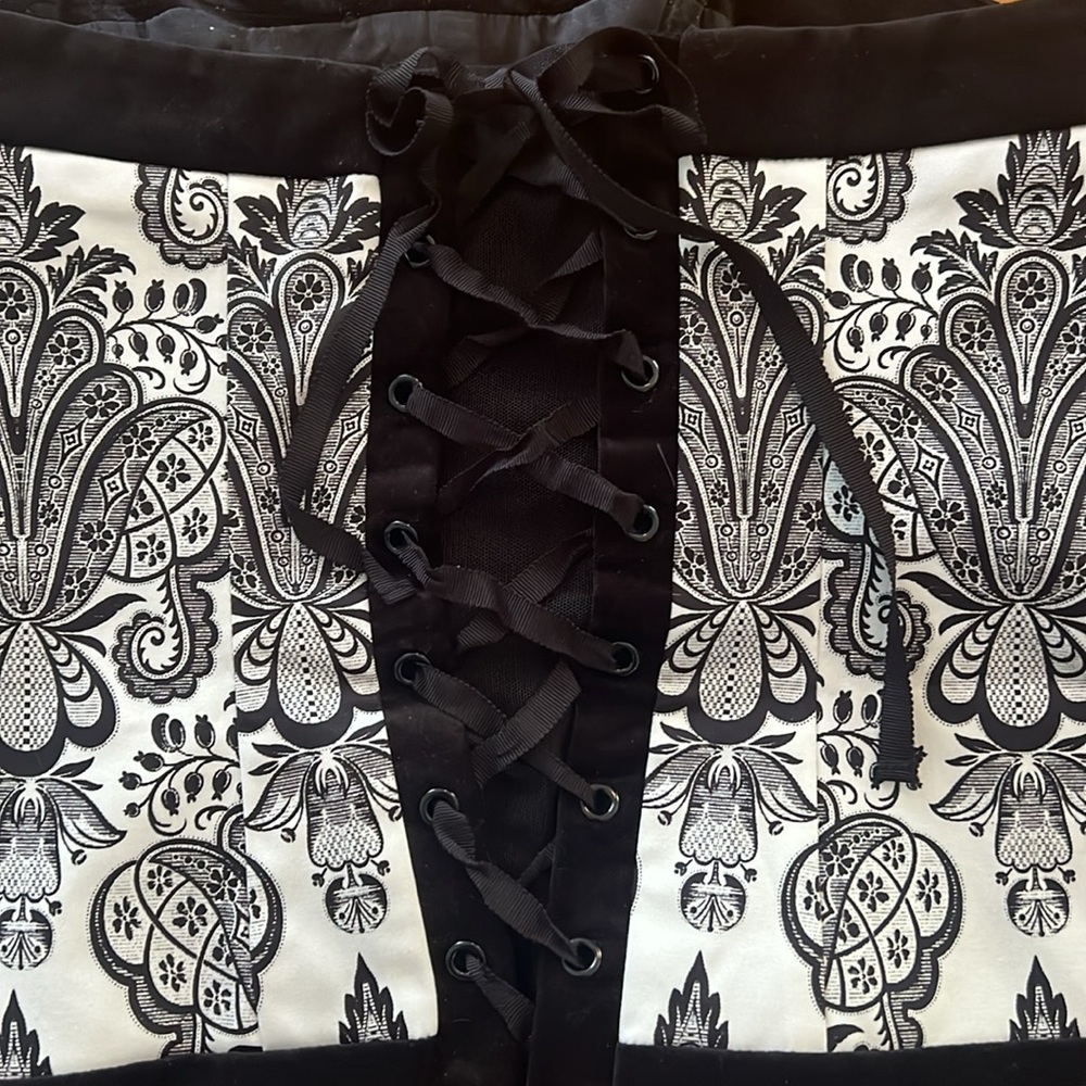 White House black market size 6 bustier - Picture 4 of 9